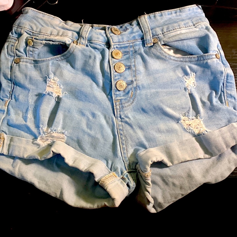 These are enjeans barely wore them took good care of them